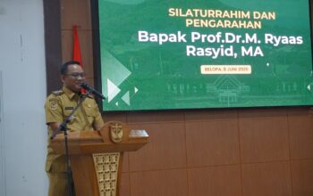 PROF. DR. RYAAS RASYID TEKANKAN KEPEMIMPINAN BERINTEGRITAS DALAM KUNJUNGAN KE KABUPATEN LUWU