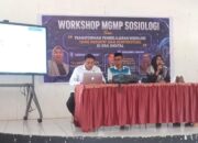 Tien Suharti Buka Workshop MGMP Sosiologi Wilayah X