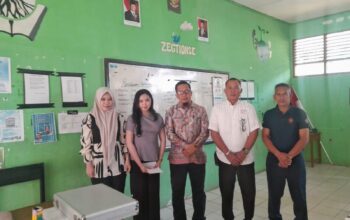 OPTIK MAIWA BERIKAN KACAMATA GRATIS UNTUK SISWA SMA/SMK DI LUWU