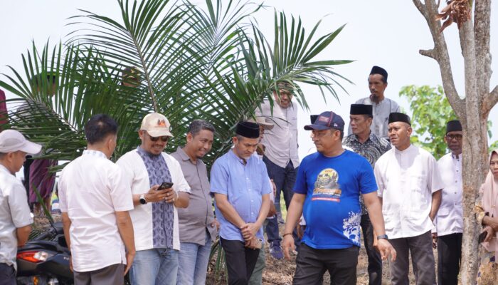 Bantu Petani Hadapi Musim Kemarau, Bupati Luwu Serahkan Pompa Air di Desa Babang