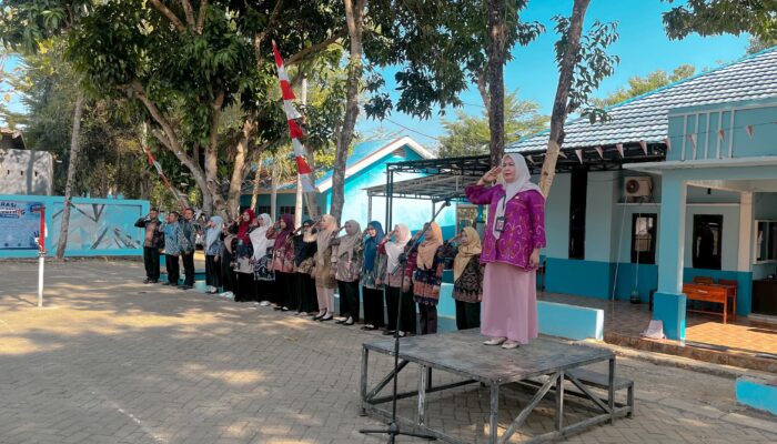 CINTAI WARISAN BUDAYA BANGSA: SMAN 10 MAROS GELAR UPACARA PERINGATI HARI BATIK NASIONAL