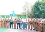 Kapolres Enrekang Berbagi Helm ke Murid SMA Negeri 2 Enrekang